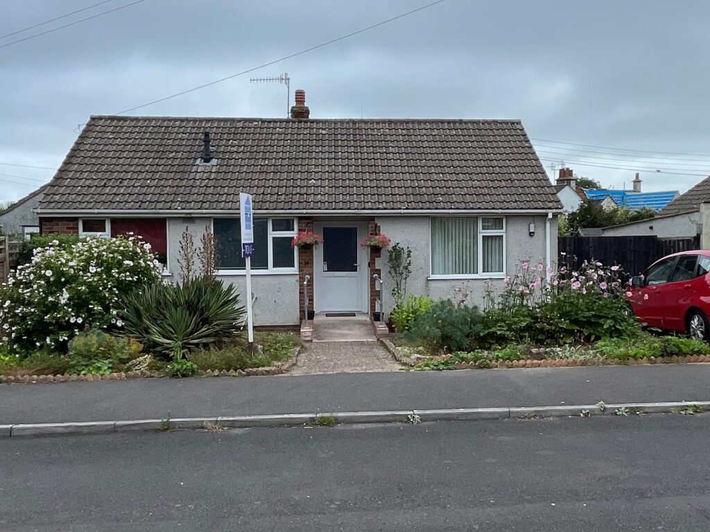 2 Bedroom, Bungalow, Yadley Close, Winscombe